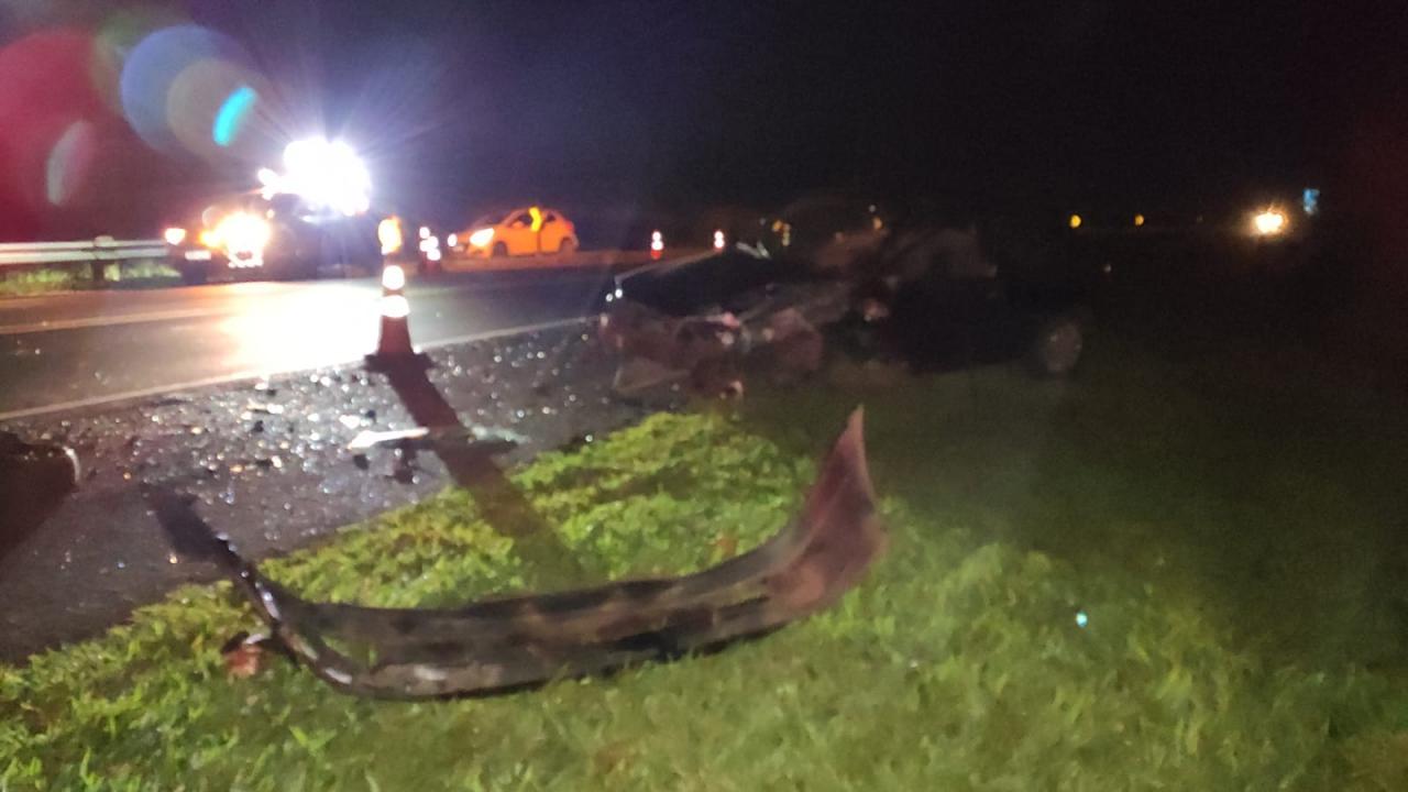 Foto 5 de 8 — FOTOS: Motoristas ficam feridos após acidente na Rodovia Deputado Aldo Lupo